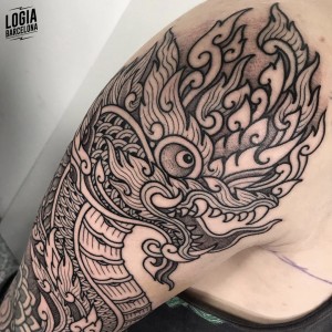 tatuaje_brazo_dragon_japones_willian_spindola_logiabarcelona 